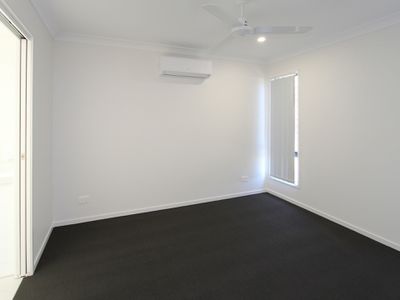 1 / 6 Soho Drive, Deebing Heights