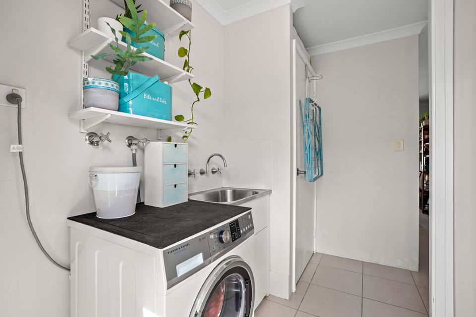 2 PENDRAGON LANE, Baldivis