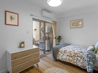 4 / 296 Newcastle Street, Perth