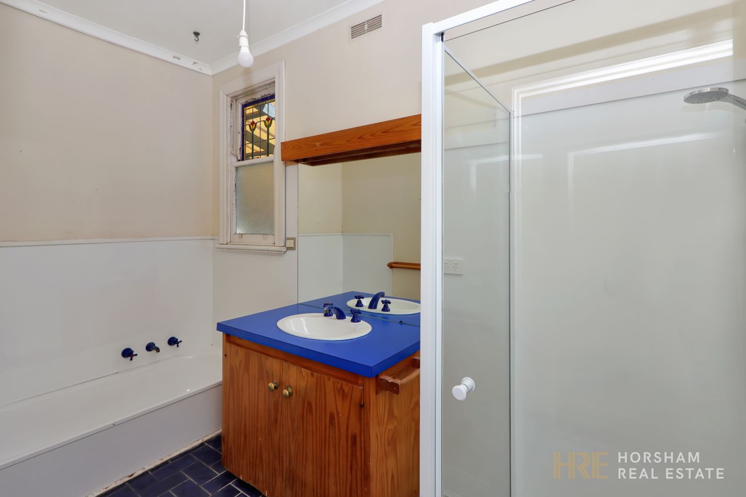 9 Henry Street, Horsham