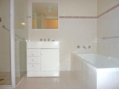 1 / 26 Hampden St, Beverly Hills