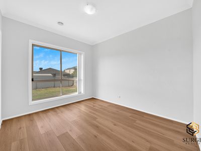 11 Holland Crescent, Truganina