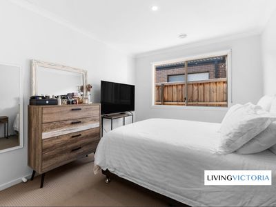 17 Kurrali Crescent, Werribee