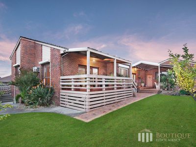 17 Bellbrook Drive, Dandenong North