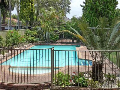 233 Gloucester Rd, Beverly Hills