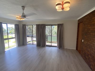 4 / 2 James Street, Urangan