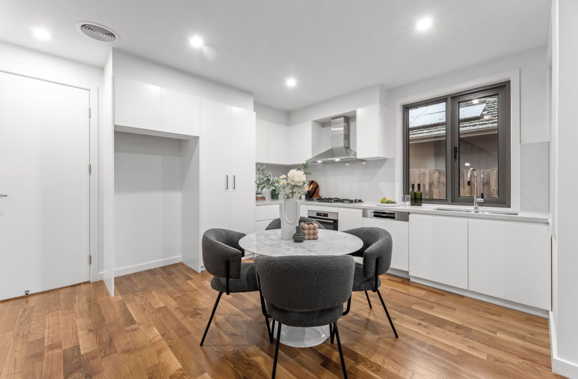 1 / 12 Ascot Street, Doncaster East