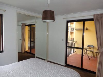 2 / 52 fitzgerald St, Northbridge