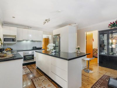 30 Hilltop Crescent, Campbelltown