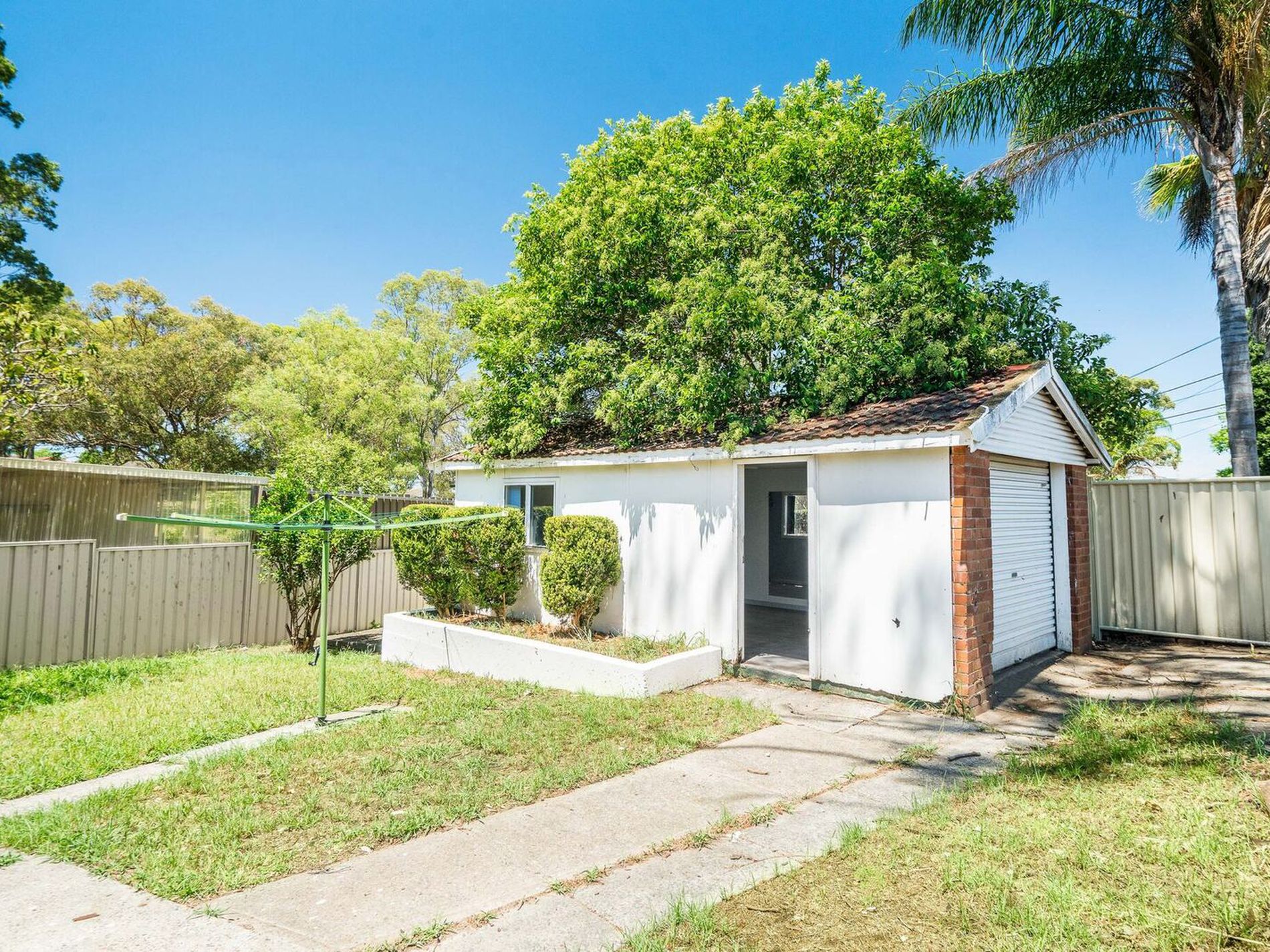 90 South Liverpool Road, Heckenberg