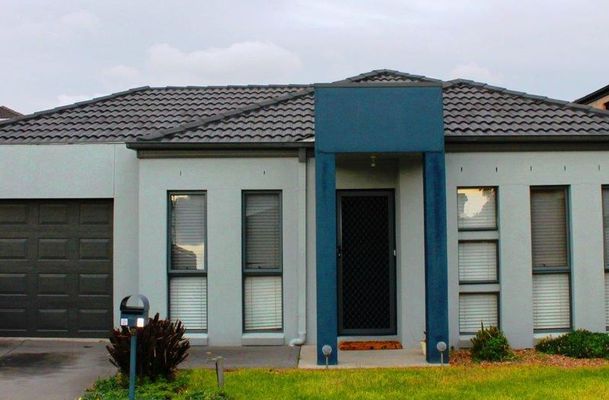 6 Bush Mews, Gowanbrae