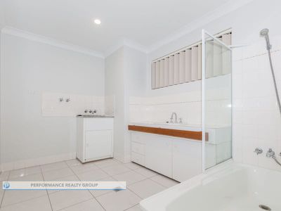 4 / 105 Sunshine Boulevard, Mermaid Waters