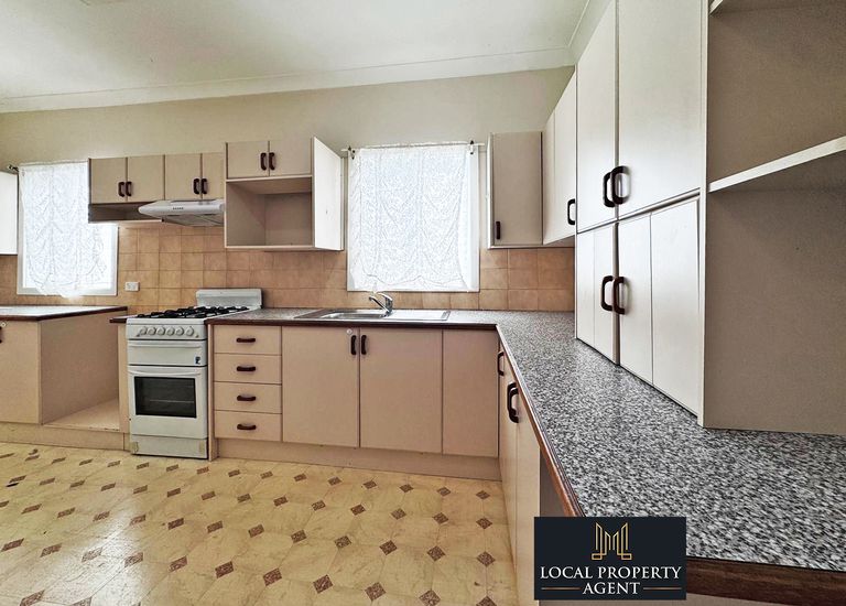 16 Cairo Ave, Padstow