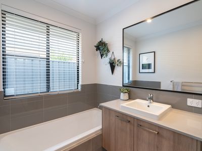 25 Manuka St, Baldivis