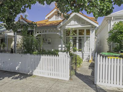 5 Foley Street, Kew