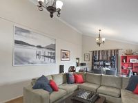 19 Silverdell Crescent, Parkinson