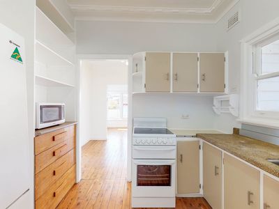 2 CORBETT AVENUE, Dubbo