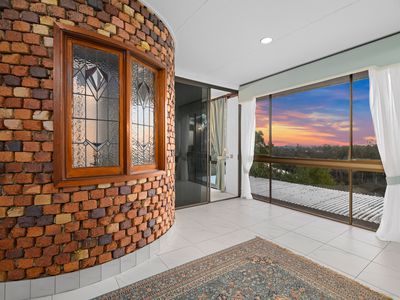 155 Mount Ommaney Drive, Jindalee