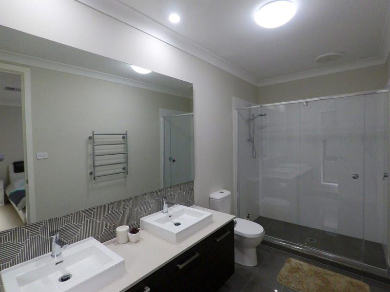 52 Law Crescent, Oran Park