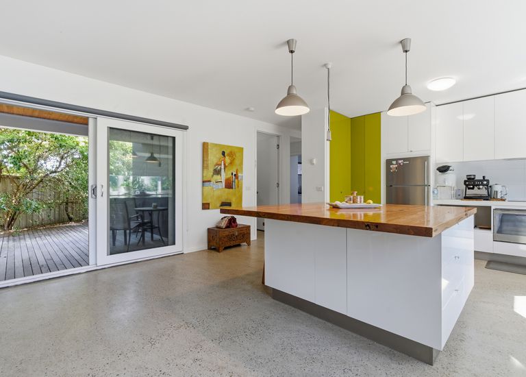 8 Aquarius Court, Portland North