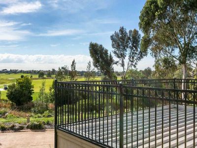 9 Lakeside Drive, Point Cook