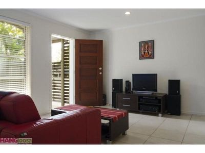 9 Palm Grove Crescent, Tewantin