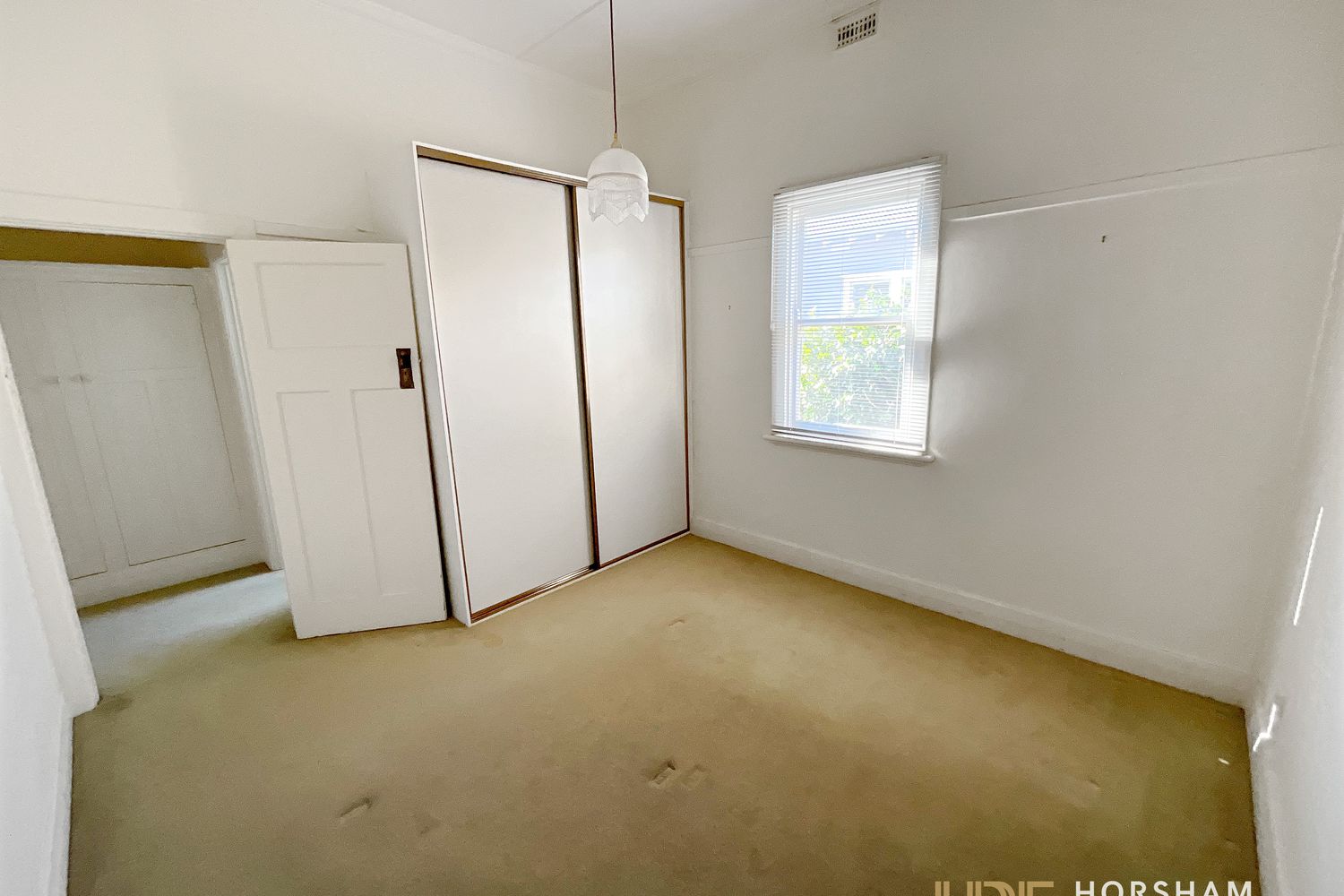 2 Bowden Street, Horsham