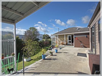 8 Huia Street, Foxton Beach