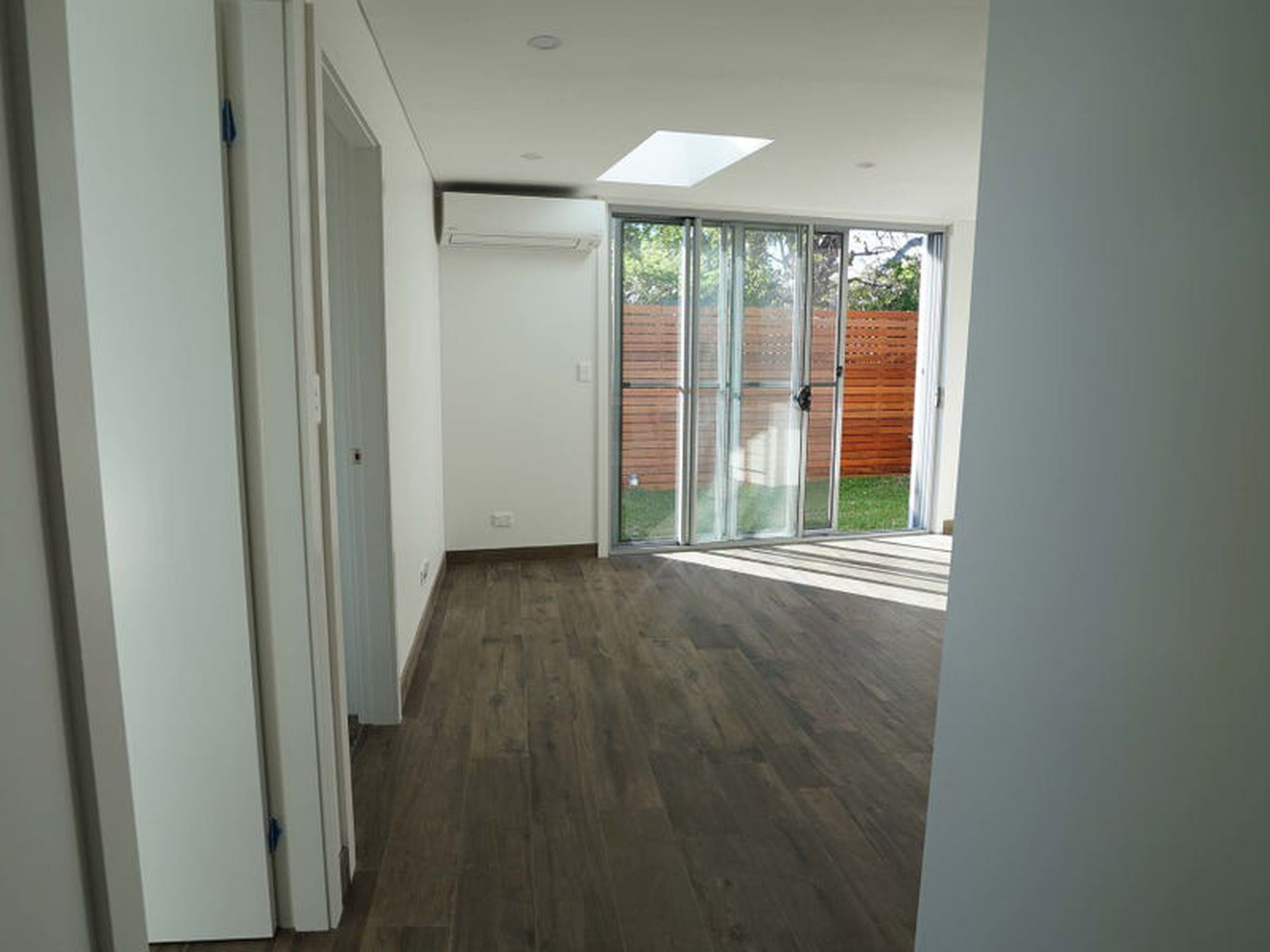 11A Blackwall Point Road, Chiswick