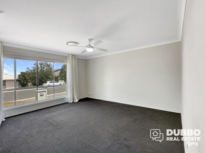 17  Lansdowne Drive, Dubbo
