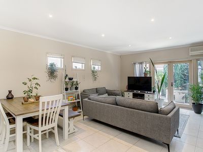 8/181 Melbourne Road, Williamstown