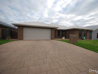9 Brook Court, Dubbo