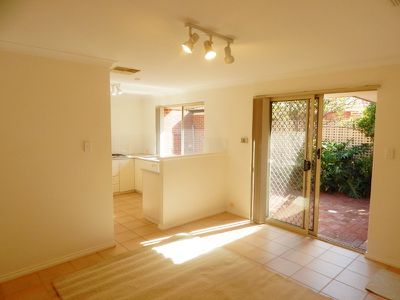 2/42 Dover Road, Scarborough
