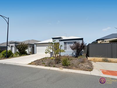 4 Sunstone Boulevard, Treeby