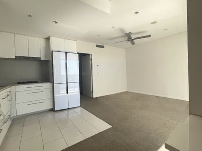 1033 / 16 Hamilton Place, Bowen Hills