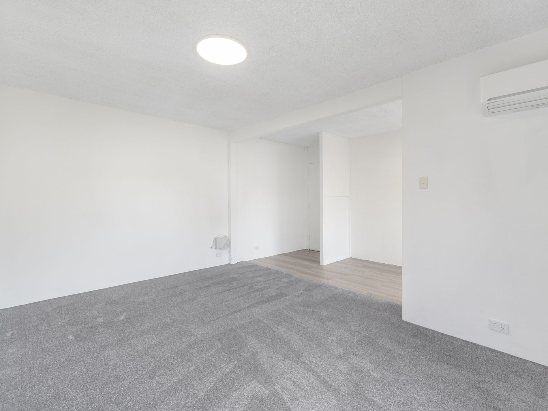 1 / 3 King Street, Crestwood