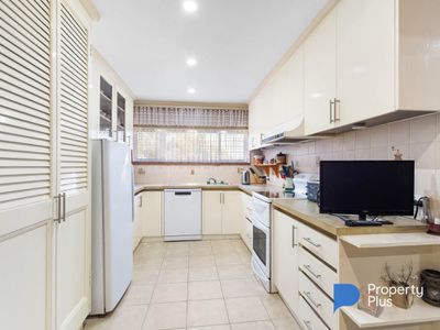 50 Armstrong Street, Charlton