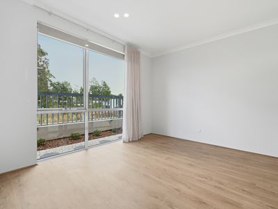 15 Montague Gra, Bushmead