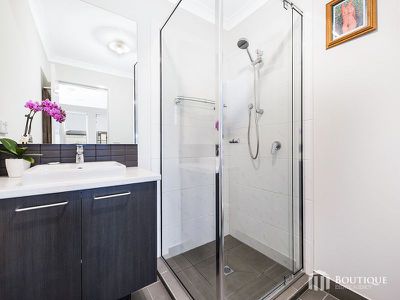 6 Wenn Avenue, Clyde North