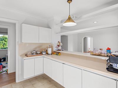 2 Desford Close, Shelley