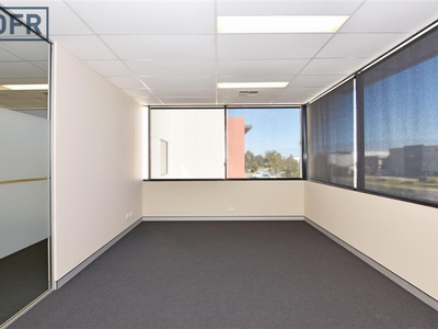 1 / 70 Discovery Drive, Bibra Lake