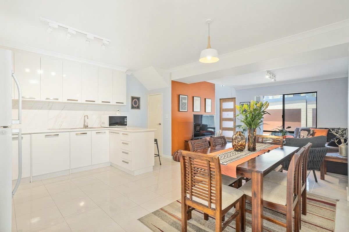 25 / 22 Rinaldo Crescent, Coolbellup