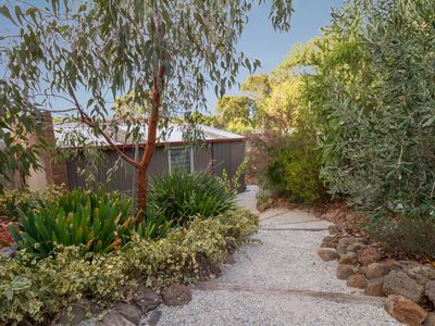 6 Anjaya Court, Frankston