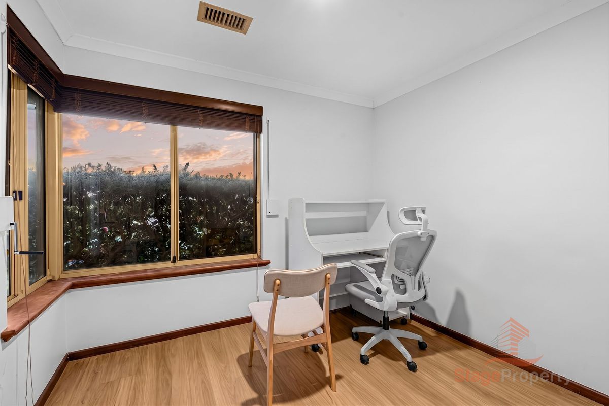 33 Taronga Drive, Kelmscott