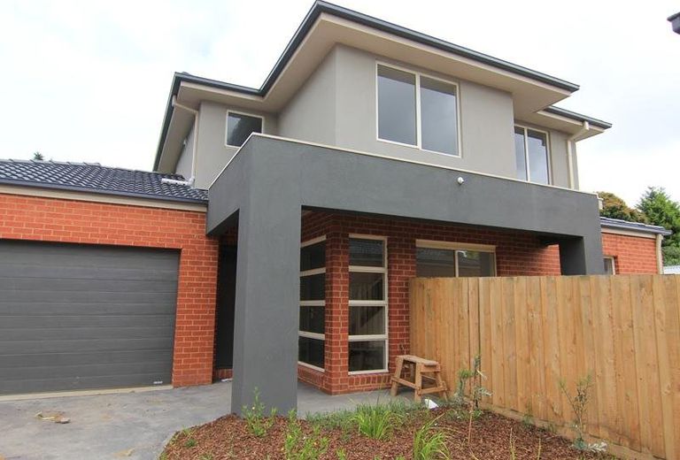 2 / 18 Kurrajong Avenue, Glen Waverley