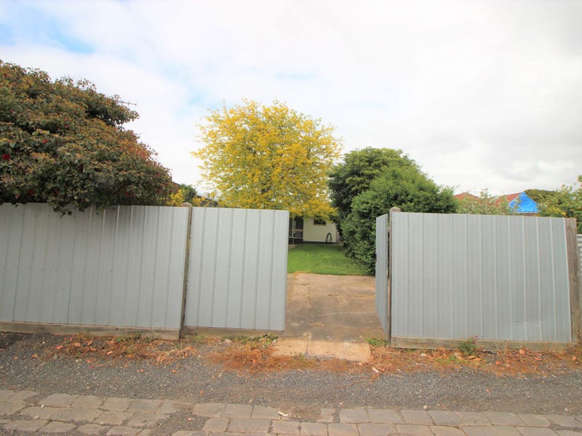 18 Lawton Avenue, Geelong West