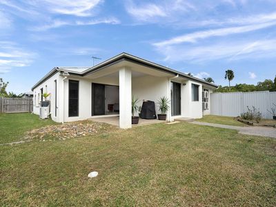 2 Seafarer Court, Blacks Beach