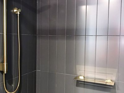 2003 / 228 La Trobe St, Melbourne