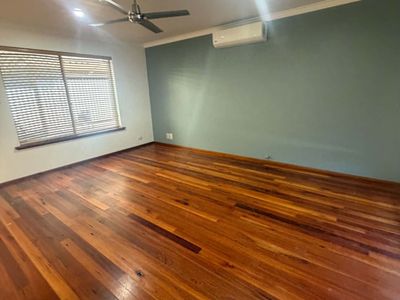 2 Abbott Way, Swan View