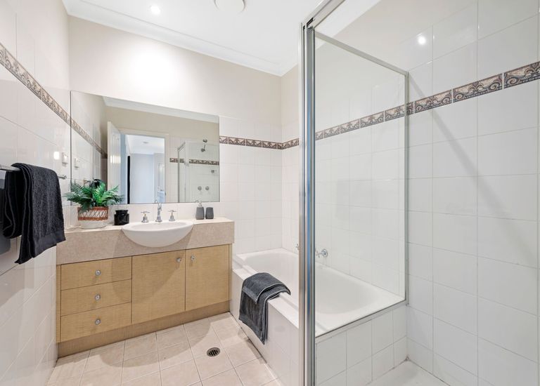 10 / 19 Cambridge Street, Box Hill